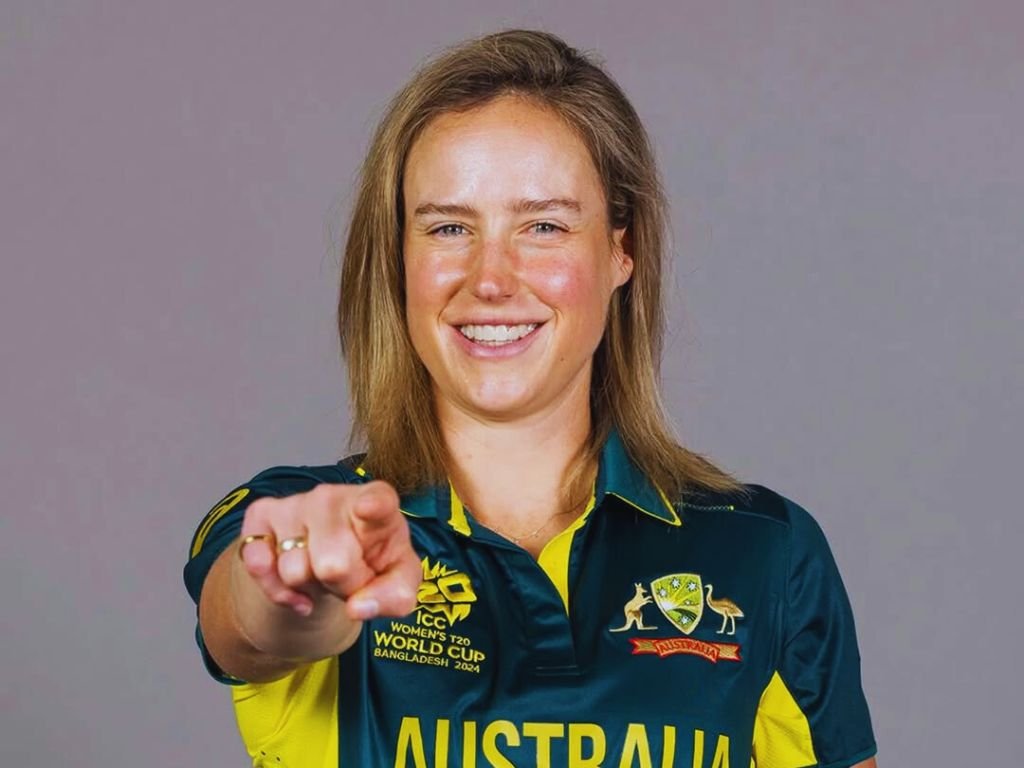 ELLYSE PERRY Action Mode